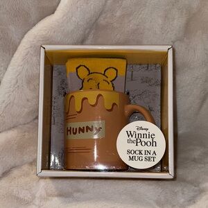 Disney Winnie the Pooh Hunny Mug and Sock Set - Brown and Yellow